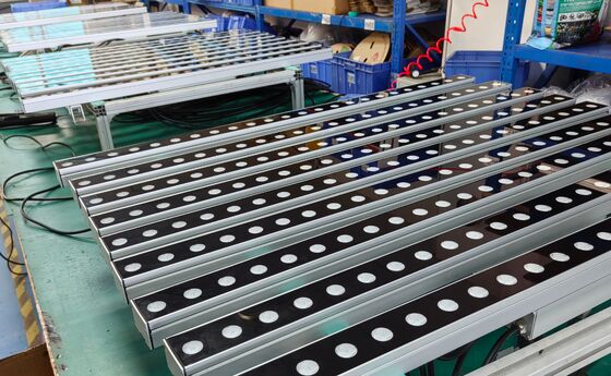 18-48W Алюминиевый светодиодный настенный профиль с 24 светодиодами, подходящий для проектов настенного освещения внутри и снаружи помещений